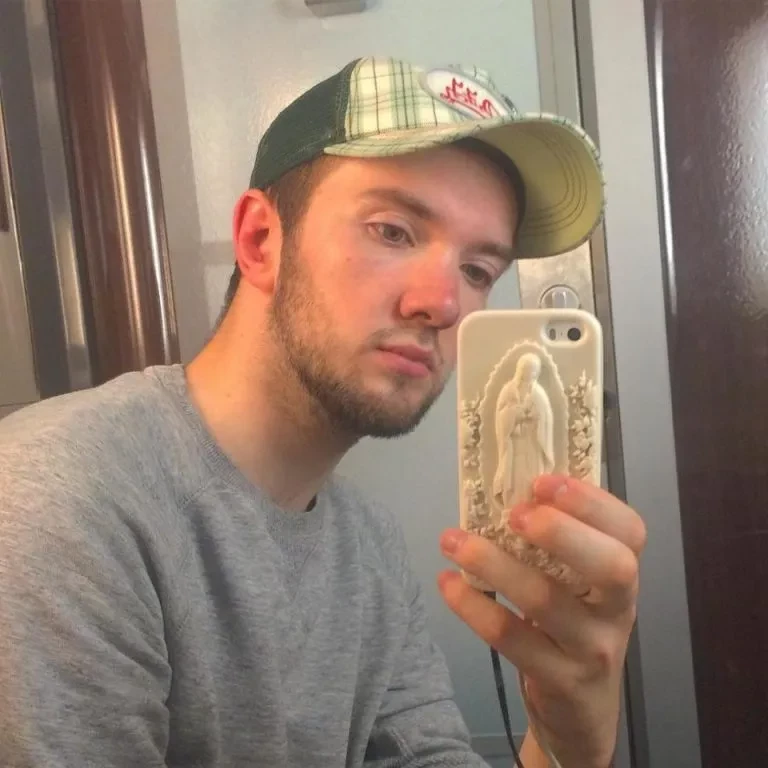 Эмоциональное насилие, токсичность и порнография: бывший главный дизайнер бренда Канье Уэста рассказал о работе с ним и Бьянкой Цензори