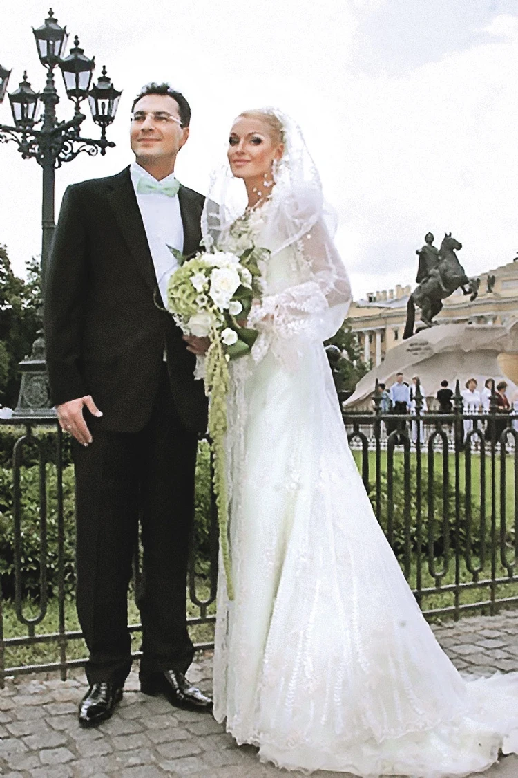 Дочь Анастасии Волочковой рассказала о двух свадьбах и встрече с возлюбленным: "С приходом моего будущего мужа открыла для себя Бога"