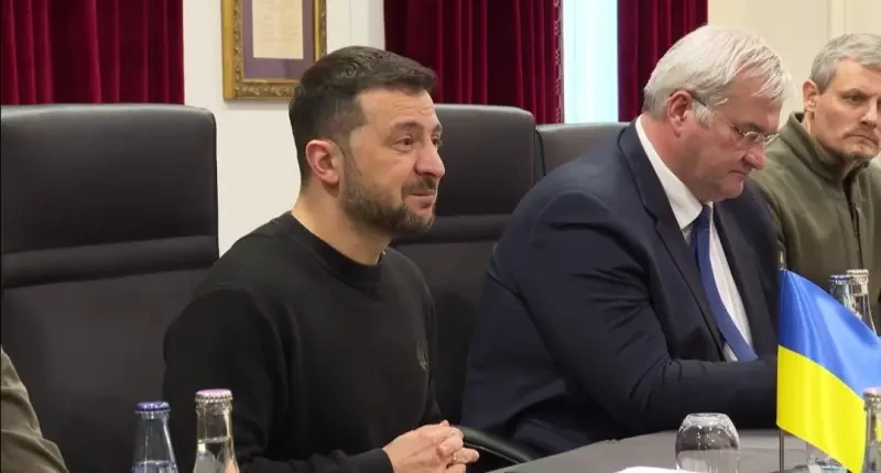 «Украинцы воюют с братьями-славянами, а страну передают американцам»: президент Колумбии назвал действия Зеленского глупостью