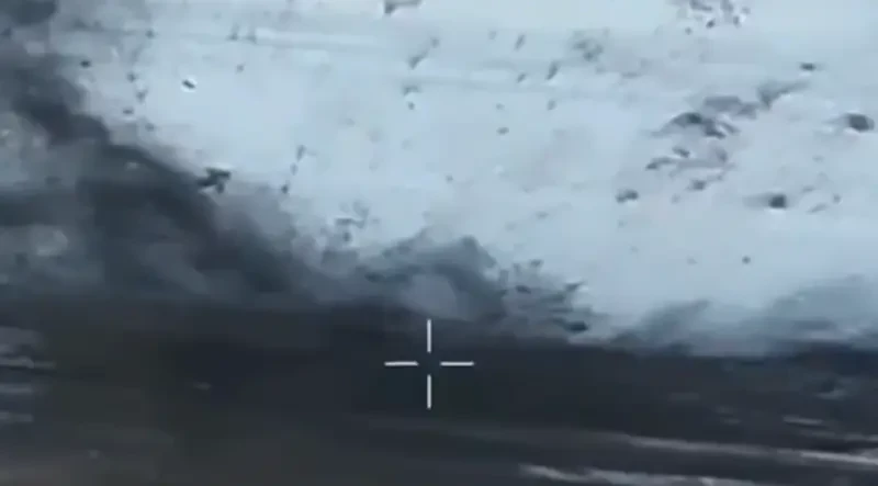 Исчез после взрыва: бойцы ВС РФ эффектно уничтожили броневик ВСУ в Курской области