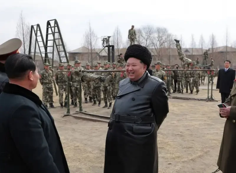 Ким Чен Ын призвал к созданию в КНДР современной армии, «готовой к любой войне»