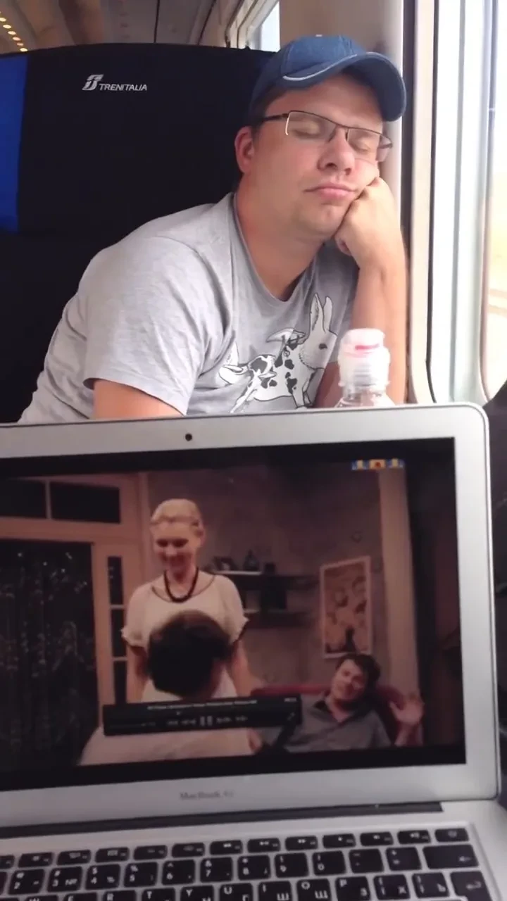 "Было на уровне, сейчас просто отпад". Кристина Асмус поздравила бывшего мужа Гарика Харламова архивным видео