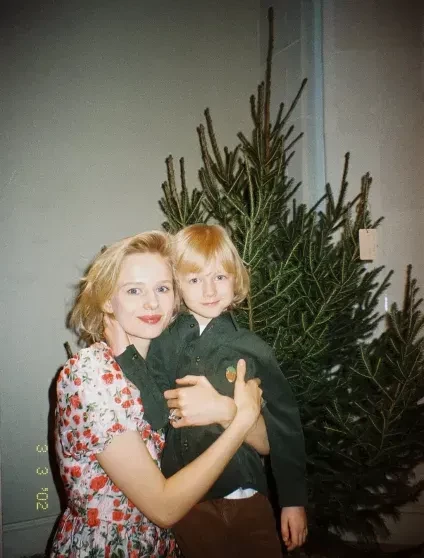 Саша Бортич появилась на обложке журнала с новой стрижкой