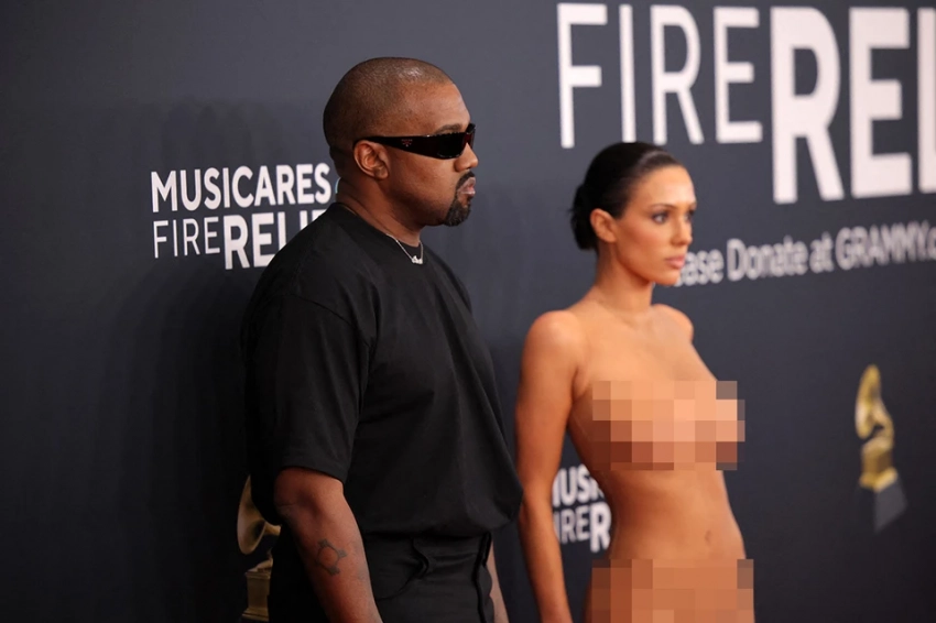 Появилась, в чем мать родила: Канье Уэста выгнали с церемонии «Грэмми» за наряд Бьянки Цензори