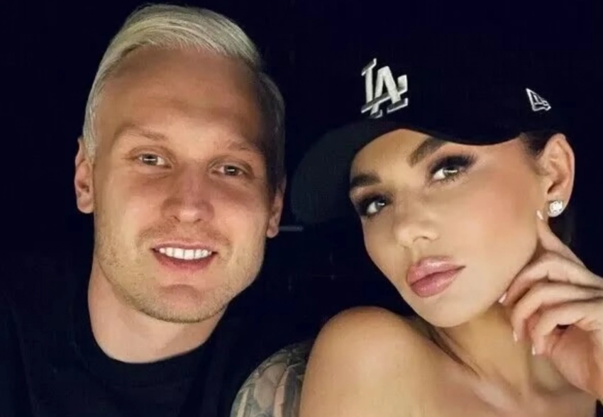 "Мальчик подошёл к нему и сказал: "Я знаю, что твой папа умер". Анна Седокова уехала с сыном за границу на фоне травли из-за смерти Яниса Тиммы