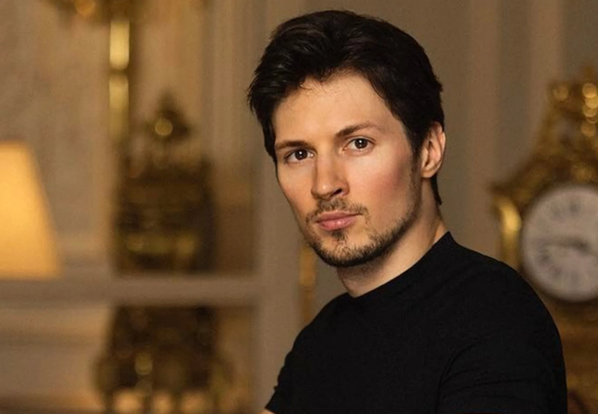 Павел Дуров не сможет выехать из Франции ещё год