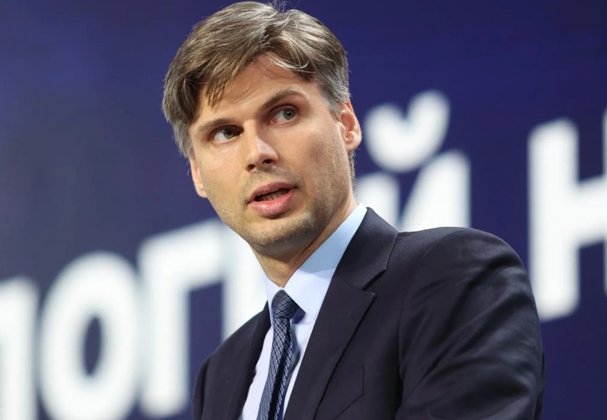 "Космический красавчик". В соцсетях обсуждают нового главу Роскосмоса Дмитрия Баканова