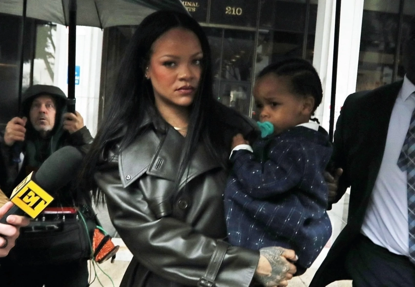 "Пожелайте папе удачи". Рианна появилась с детьми в суде по делу A$AP Rocky