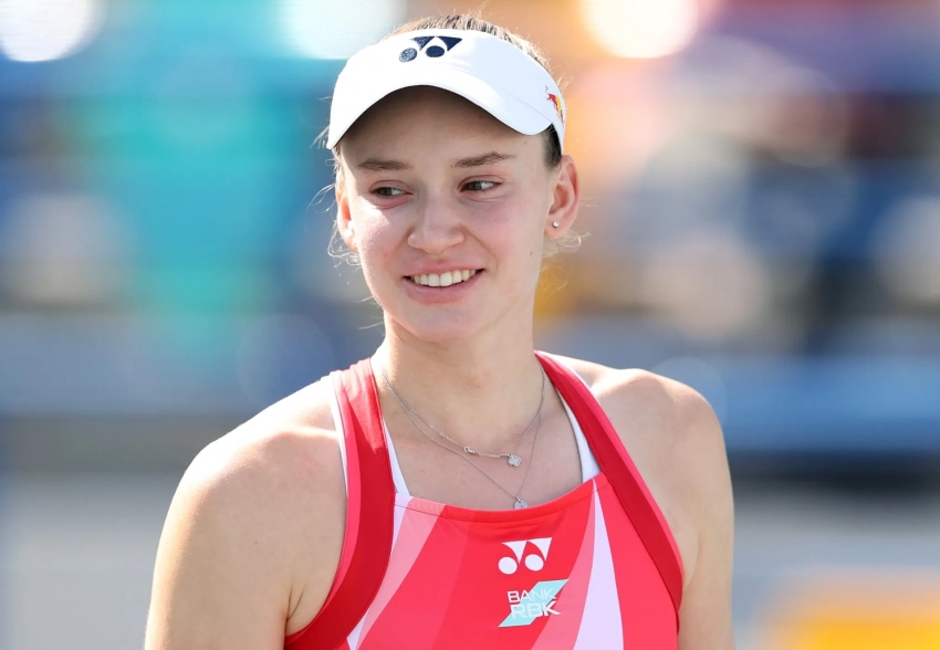 "Без меня до сих пор копала бы картошку в России". Тренера теннисистки Елены Рыбакиной отстранили от работы из-за "ментального насилия"