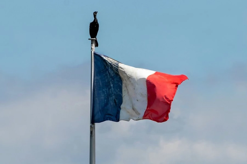 «Клуб проигравших ястребов» Макрона снова ничего не смог