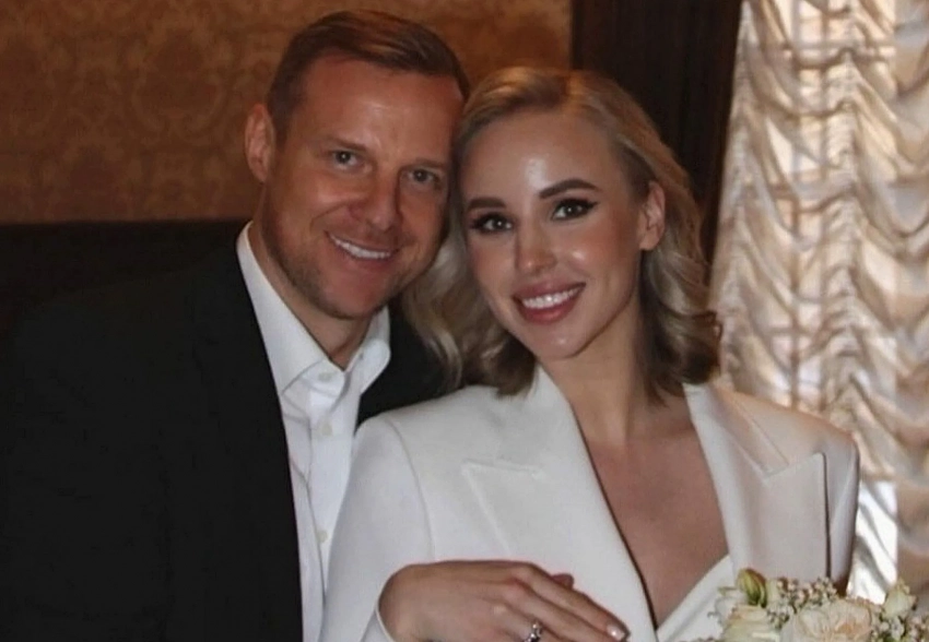 45-летний Вячеслав Малафеев женился на 24-летней возлюбленной