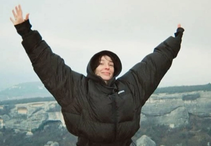 Настя Ивлеева поздравила россиян с Днём защитника Отечества и показала, как отдохнула в Крыму