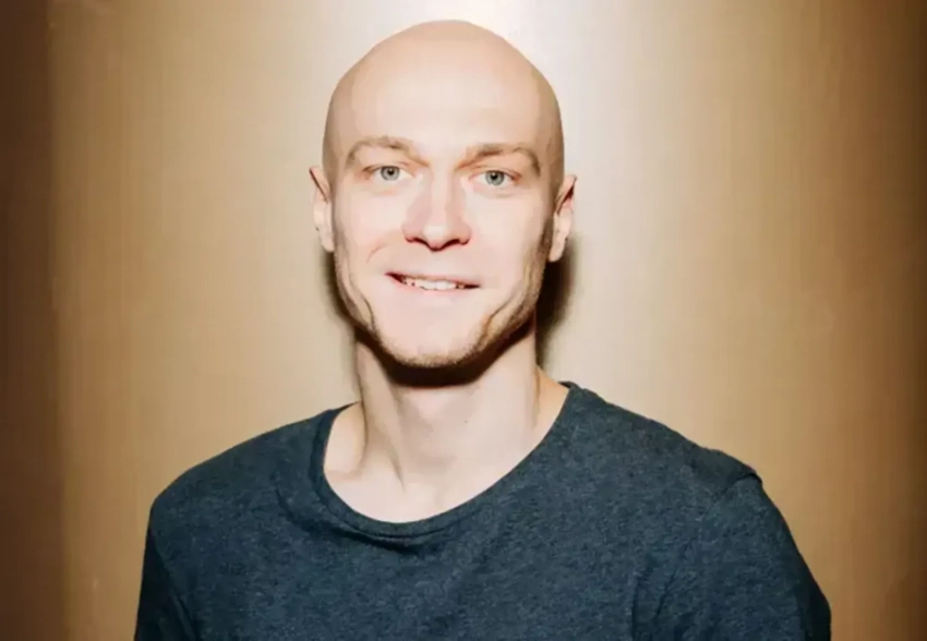 "Это похоже на американские горки". Юра Борисов рассказал, как переживает успех "Аноры"