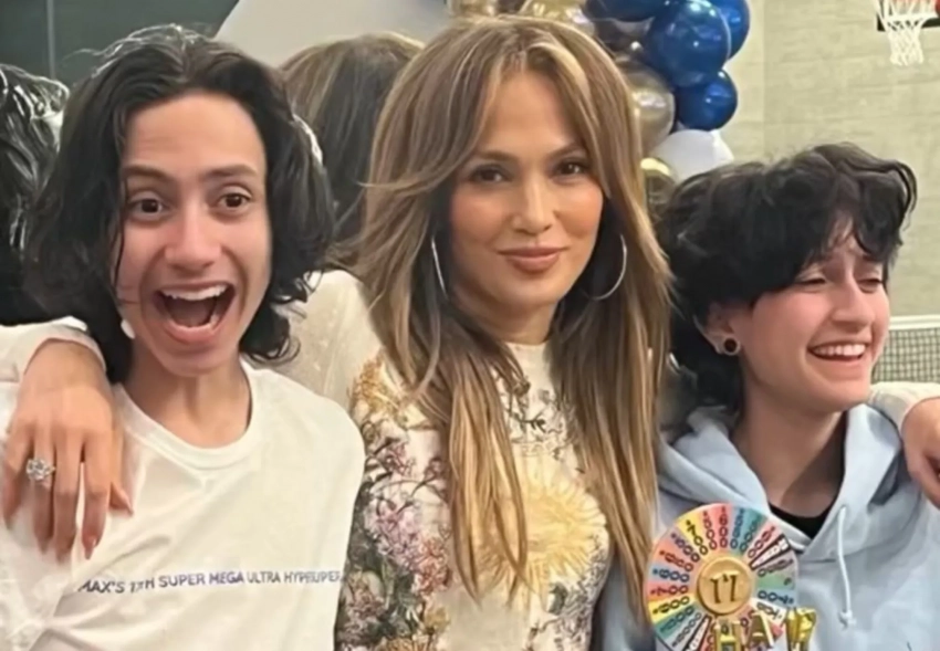Дженнифер Лопес отпраздновала день рождения своих детей-близнецов, которым исполнилось 17 лет