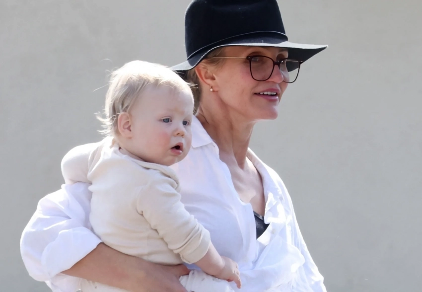 Кэмерон Диас появилась на публике с годовалым сыном