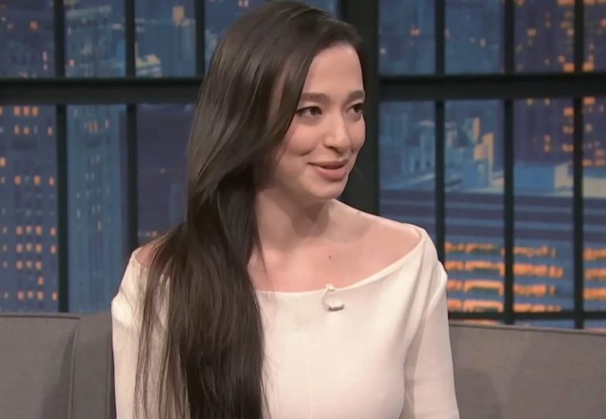 Майки Мэдисон рассказала, как праздновала Масленицу с Юрой Борисовым и Марком Эйдельштейном