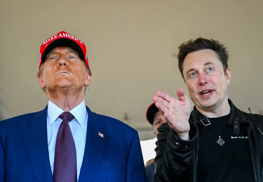 Власти США начали расследование из-за AI-видео, в котором Трамп облизывает ноги Илону Маску