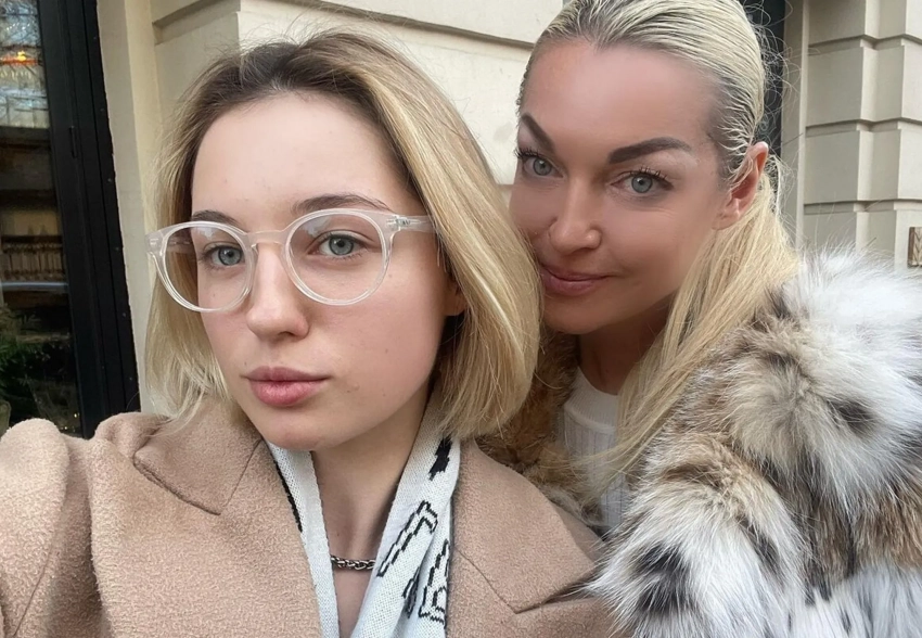 "Я хочу вести жизнь обычного человека". Дочь Анастасии Волочковой рассказала о своей жизни и женихе