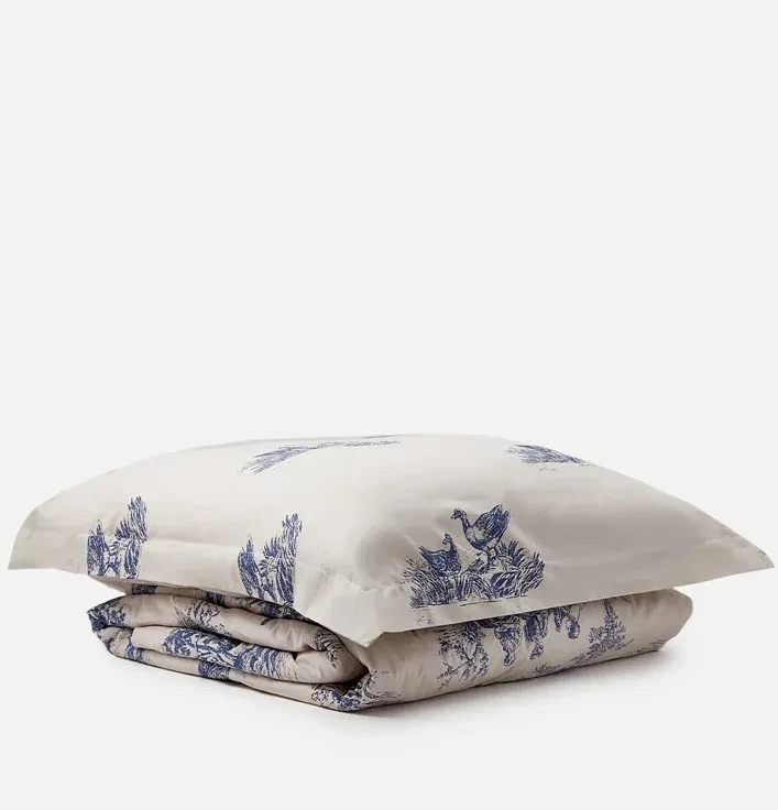 От драгоценностей до постельного белья: вишлист стильных подарков на 8 Марта