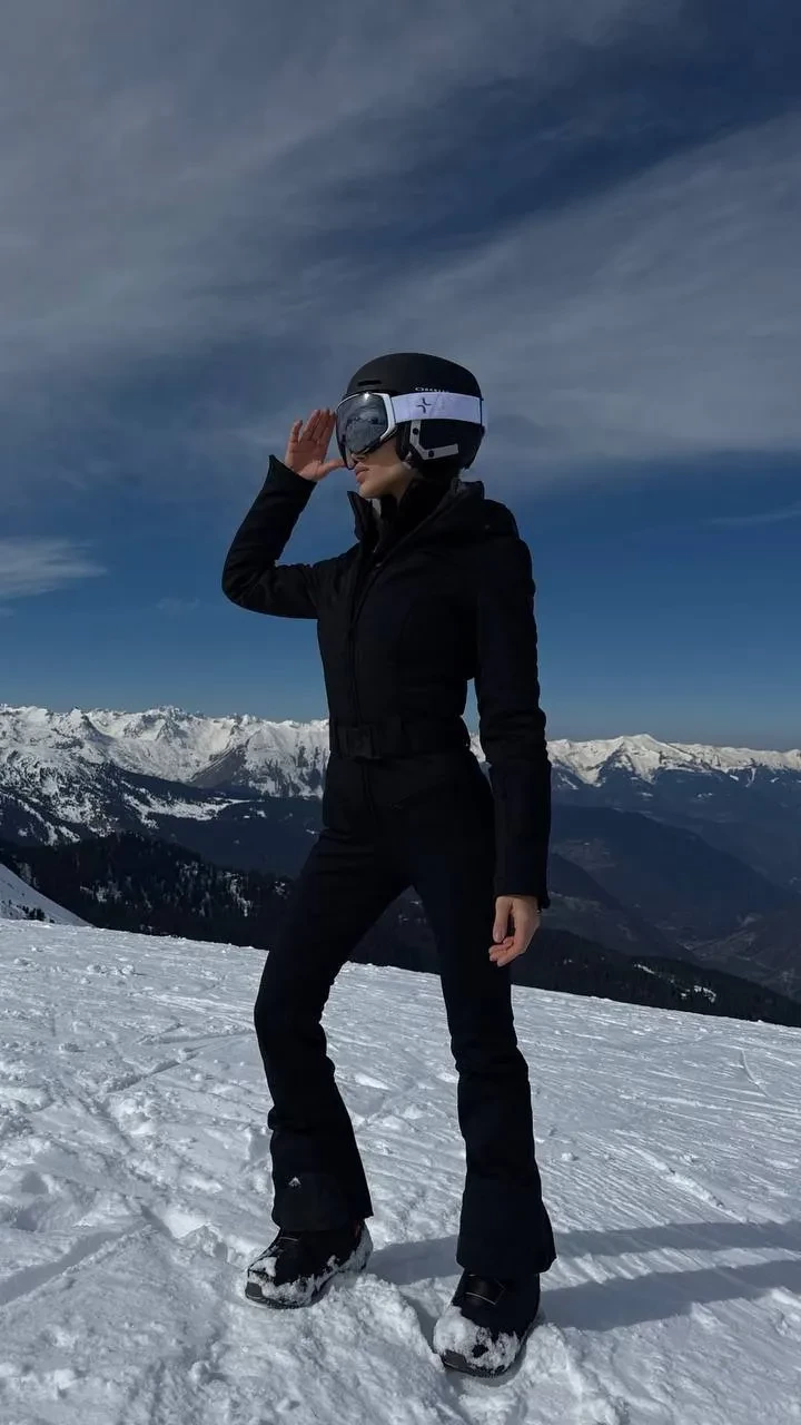 Вечеринки в Куршевеле и тишина Швейцарии: как Мария Лобанова, сёстры Манасир, Ольга Курбатова и Николай Василенко проводят время на горнолыжных курортах