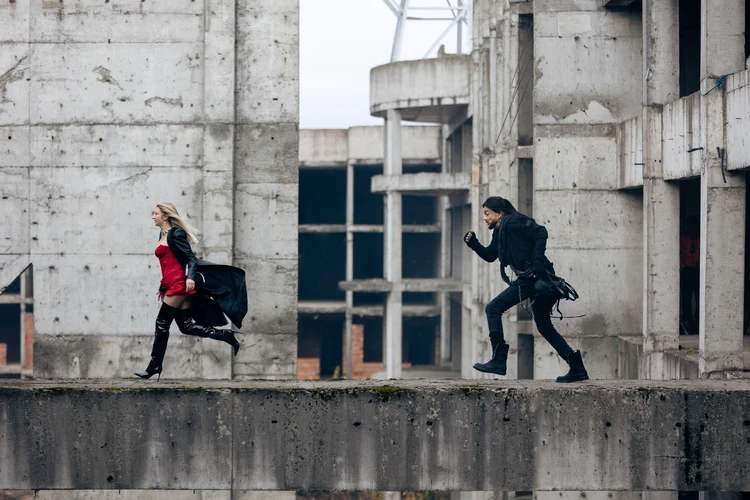 «Вырвала железное сердце»: В новом клипе подруга Киркорова жестоко расправилась с поп-королем