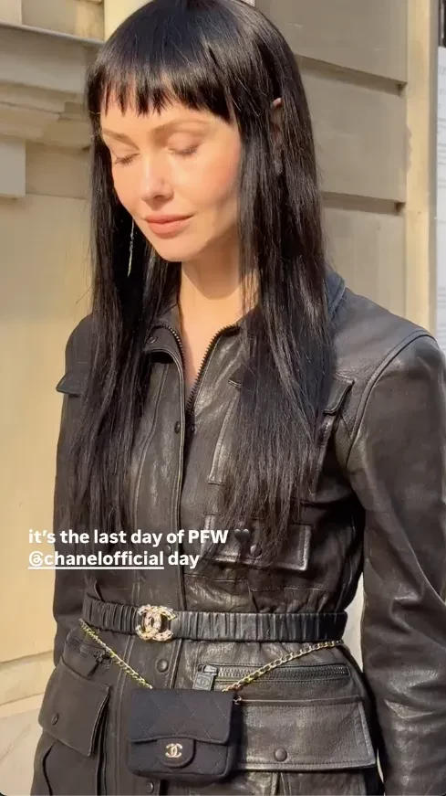 Неделя моды в Париже: Джессика Альба, Ольга Карпуть, Дакота Фаннинг и один голубь на показе Chanel