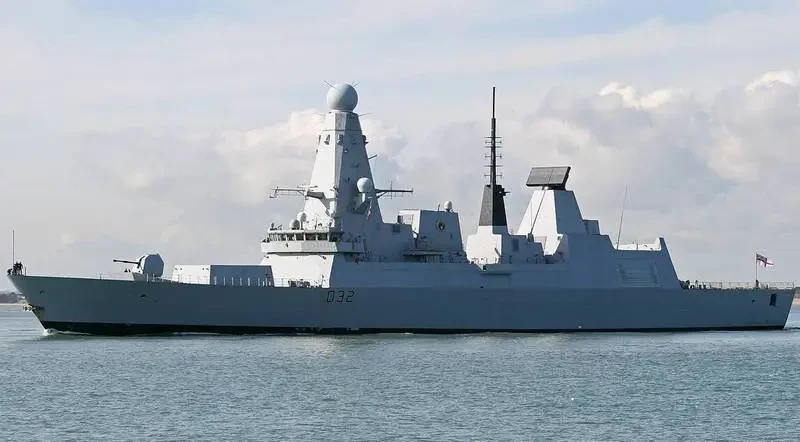 Франция и Британия не намерены ограничиваться вводом на Украину только наземных сил, в планах также авиация и флот