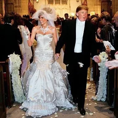 Свадебное платье Мелании Трамп выставлено на продажу за половину его первоначальной стоимости
