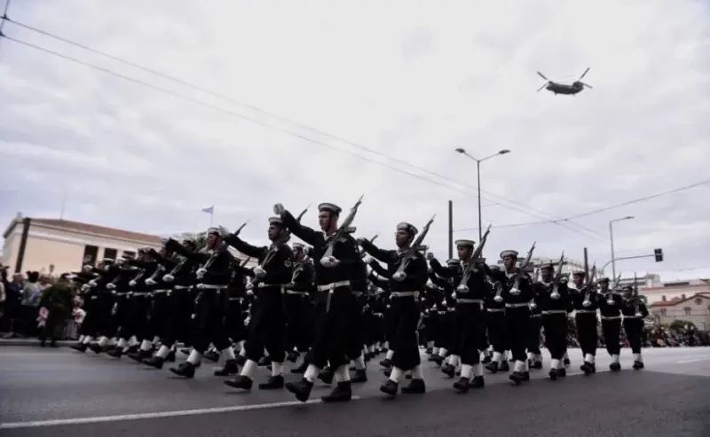 Во время парада в День независимости Греции курсанты выкрикивали антитурецкие лозунги