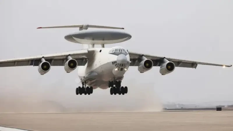 Первый северокорейский самолёт ДРЛОиУ совершил полёт: показан интерьер новой машины на базе Ил-76