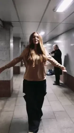 "Ночами ревела под лестницей". Анна Седокова ответила хейтерам в новой песне после гибели Яниса Тиммы