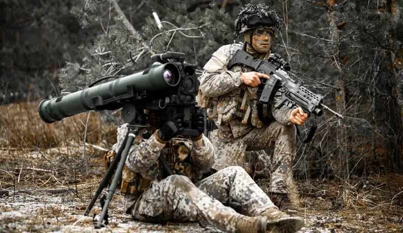 Возможная замена ПТРК Javelin: армия США создаст новый противотанковый комплекс на основе израильского Spike