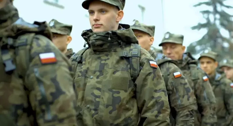 «Из меня выйдет разве что пушечное мясо»: в Польше стремятся набрать миллионы резервистов