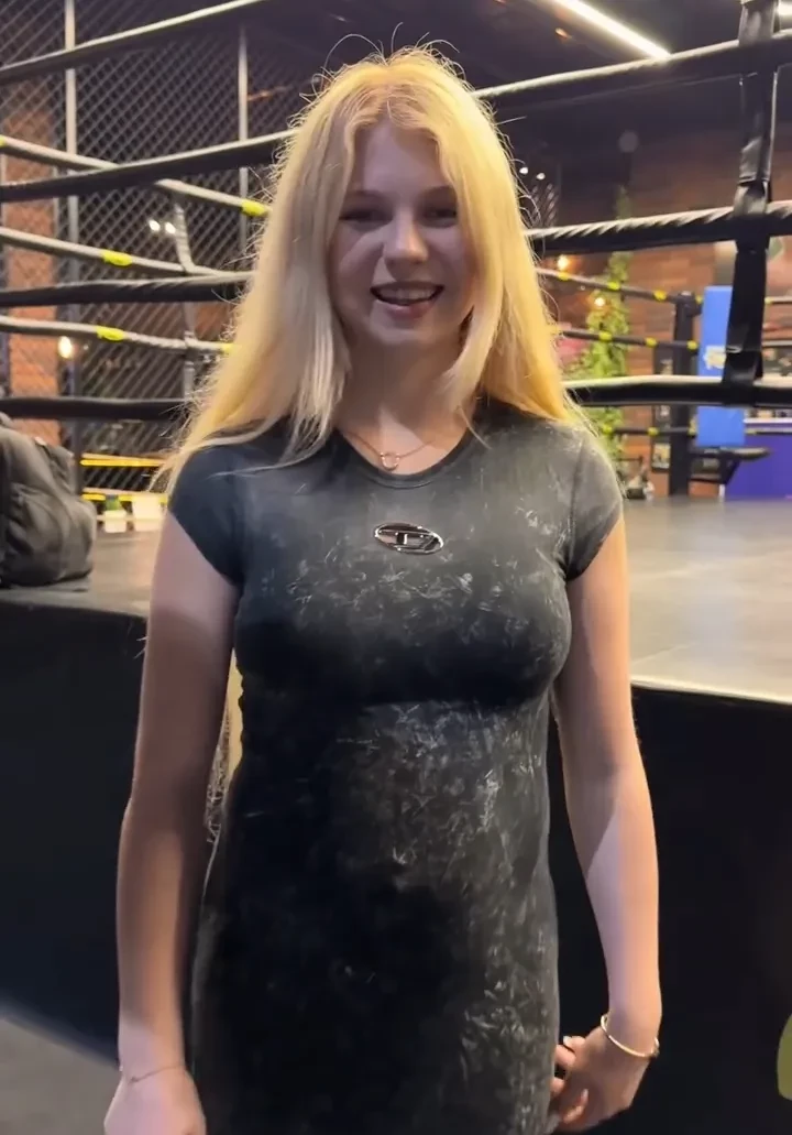 В сети обсуждают образ беременной Александры Трусовой