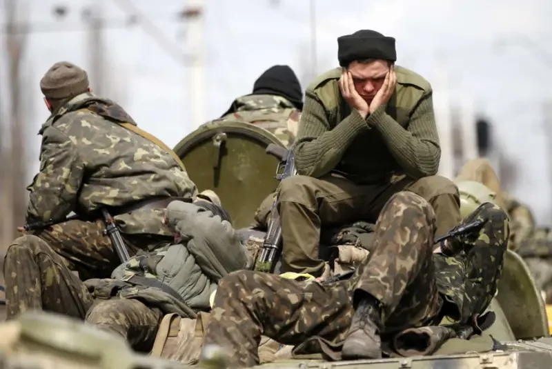 Зеленского разрывают две империи