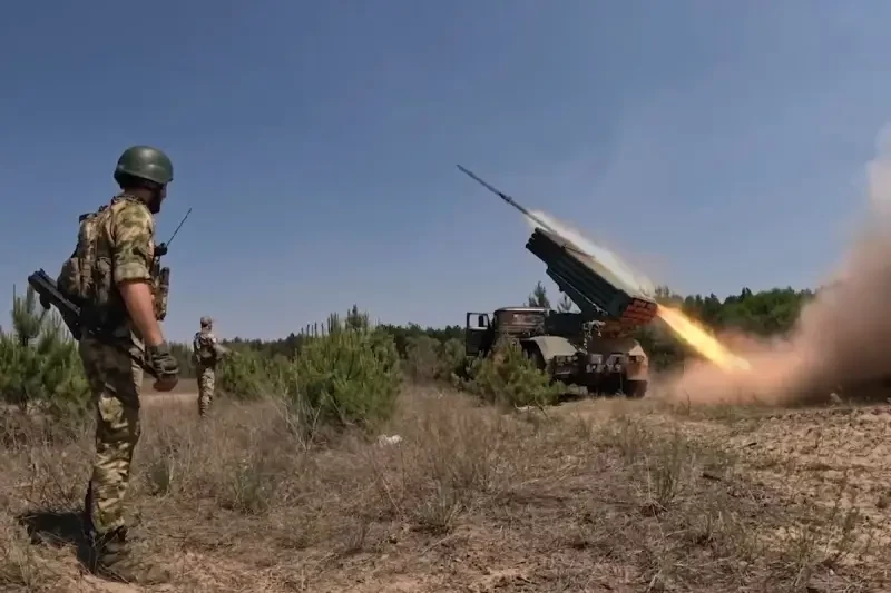 Украинский эксперт сообщил о создании ВС РФ мощной группировки войск на Запорожском направлении