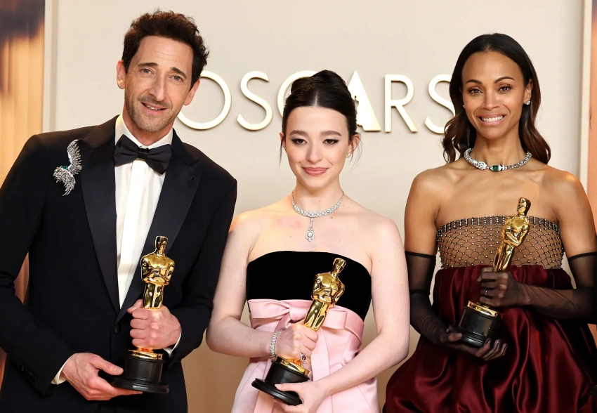 Проигрыш Деми Мур, поцелуй Тимоти Шаламе и Кайли Дженнер и наш Юра: 7 главных моментов премии "Оскар-2025"