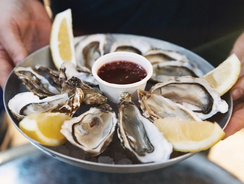 Настоящий "Устричный базар" пройдёт 8 марта на "Гастровилле" в аутлете "Новая Рига"