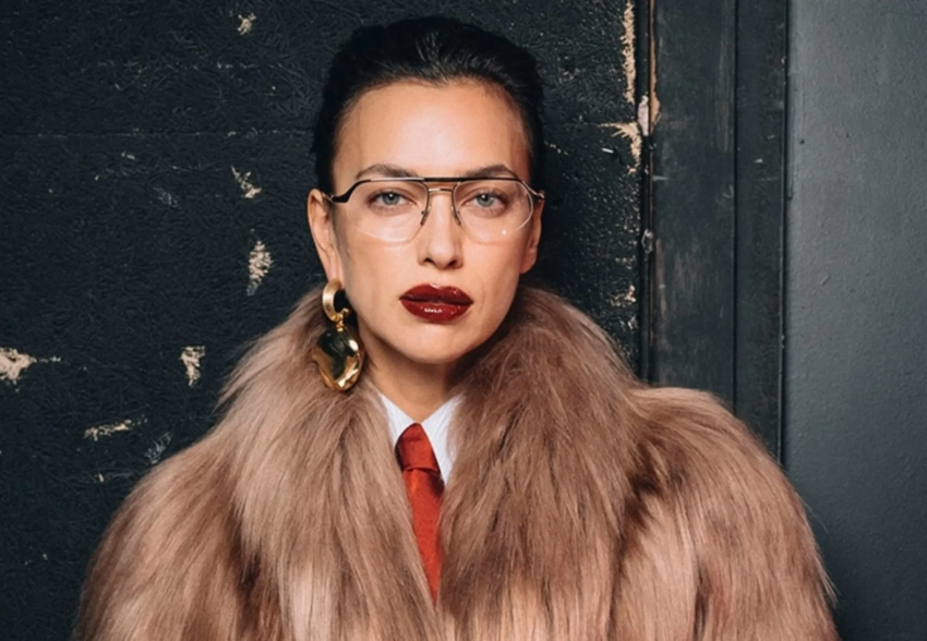 Неделя моды в Милане: Ирина Шейк в мехах на показе Ferrari