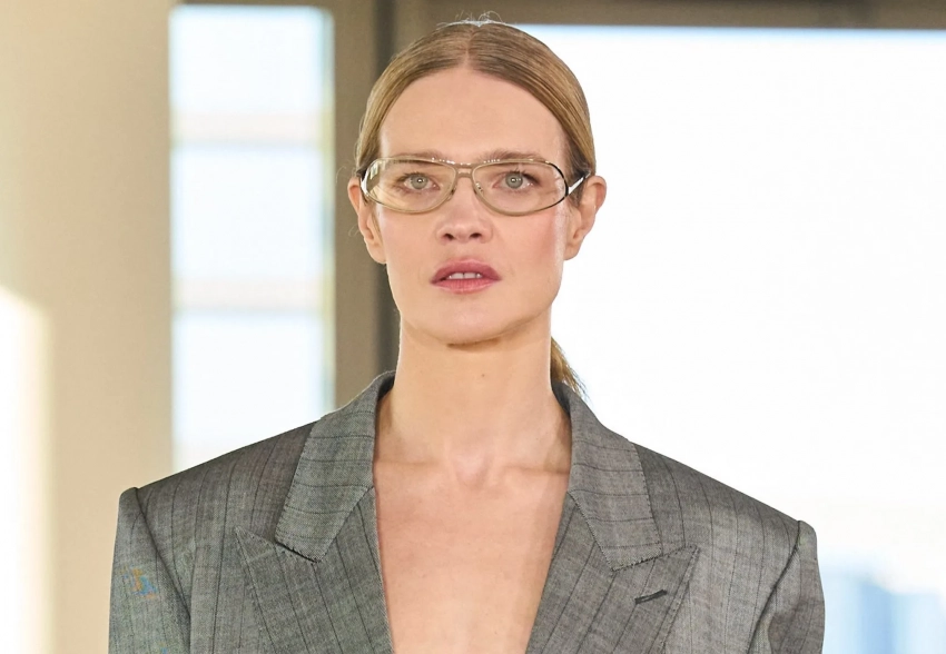 Неделя моды в Париже: Наталья Водянова вышла на подиум на показе Stella McCartney