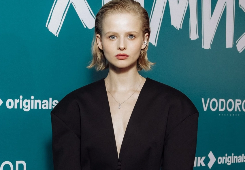 Саша Бортич, Аглая Тарасова и Анна Цуканова-Котт с новым бойфрендом на премьере сериала "Между нами химия"