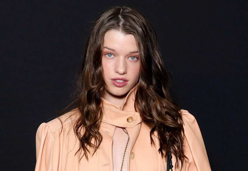 Неделя моды в Париже: Эвер Андерсон, Пэрис Джексон и Алекса Чанг на показе Chloe