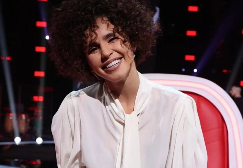 "Это как Рик Оуэнс на детской ёлке". В телеграме раскритиковали появление певицы Zivert на показе в Париже