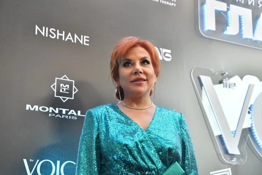 «Я вышла замуж, а ты - нет»: Родившая в 53 года Федункив высмеяла Бузову