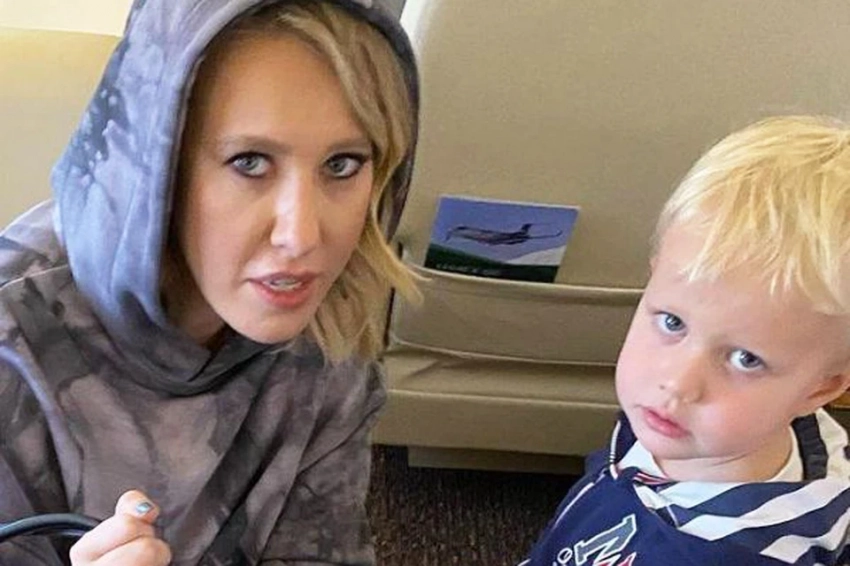 Сын Собчак заявил, что мать позорит его