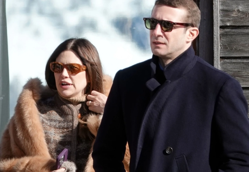 Даша Жукова с мужем Ставросом Ниархосом отдыхает в Швейцарии