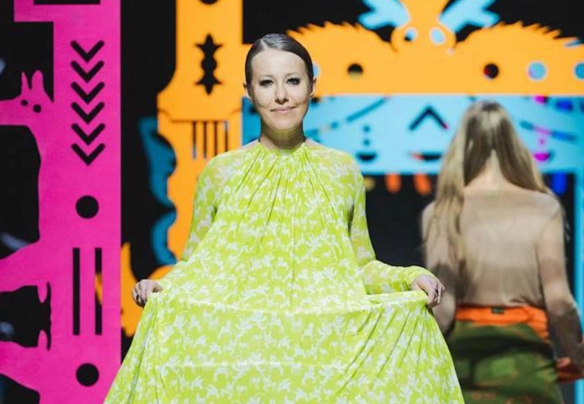 Ксения Собчак, Мария Миногарова и Ольга Карпуть вышли на подиум на показе Vereja