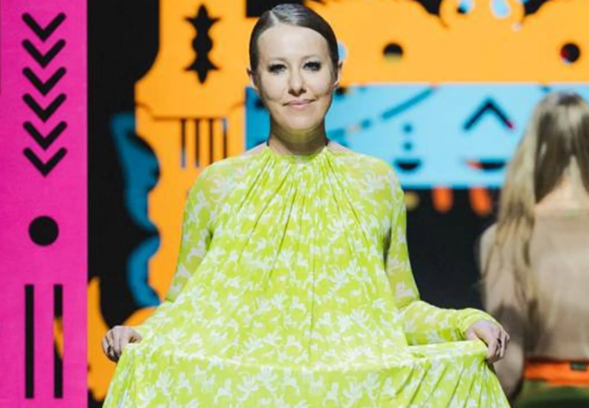 "Чудо-сушилка" и "леди-фуршет". Образ Ксении Собчак на модном показе стал мемом