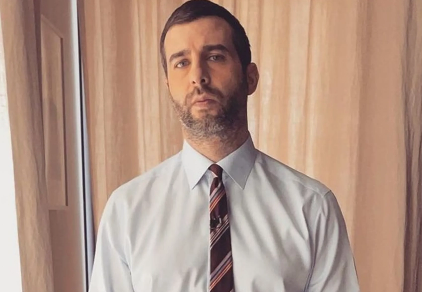 Иван Ургант закрыл ИП в Париже после огласки