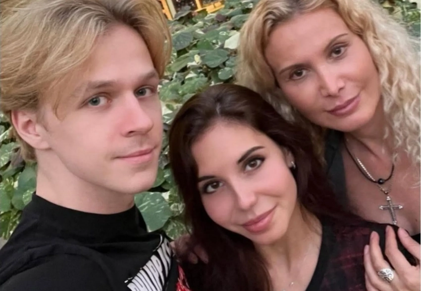 "Любимые мои котики". Этери Тутберидзе поздравила дочь Диану Дэвис с годовщиной свадьбы